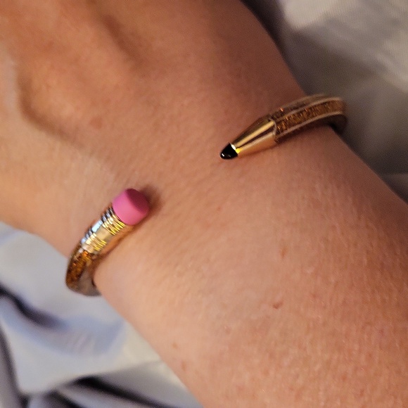 Betsey Johnson hinged pencil bracelet - Picture 4 of 5